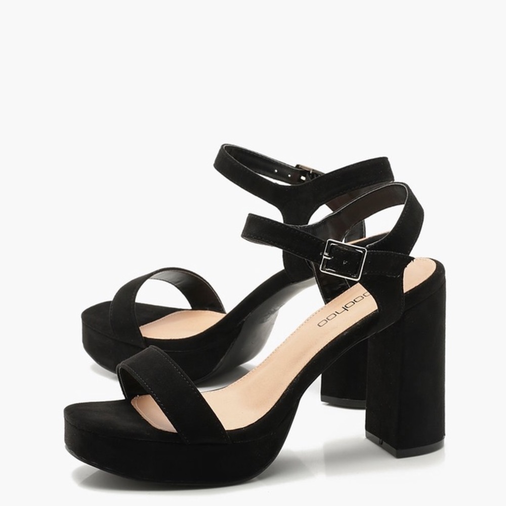 Boohoo Black Platform Faux Suede Heels size 8 Extra Wide Width